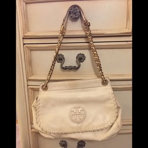 Off white leather Tory Burch shoulder purse.
